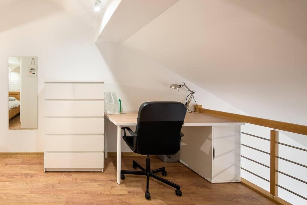 Apartament Spacious And Calm Spot Kraków Zewnętrze zdjęcie